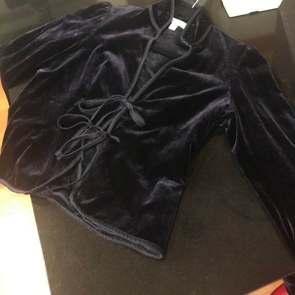 Banana Republic velvet blazer - Picture 2 of 8